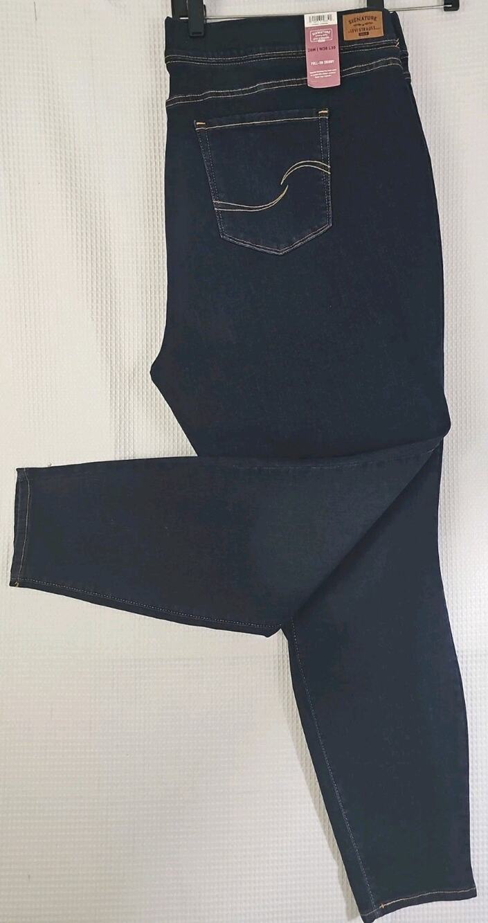 Signature Levi's ~Woman 26M~ Blue Denim Totally Shaping Pull On Skinny Jeans NWT